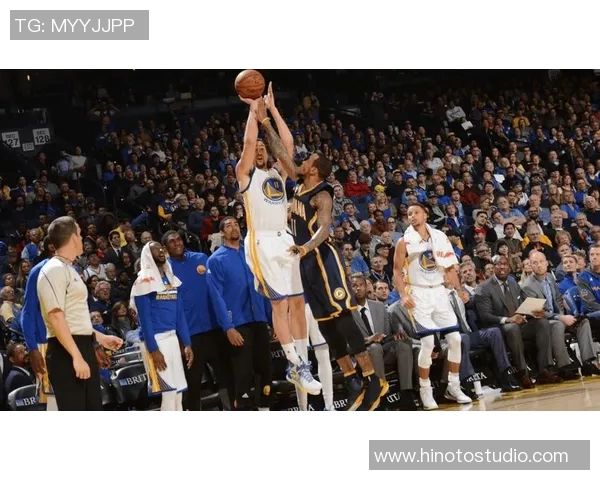 汤普森大放异彩,砍下季后赛生涯新高30分:他是如何做到的? 汤普森大放异彩,砍下季后赛生涯新高30分:他是如何做到的?